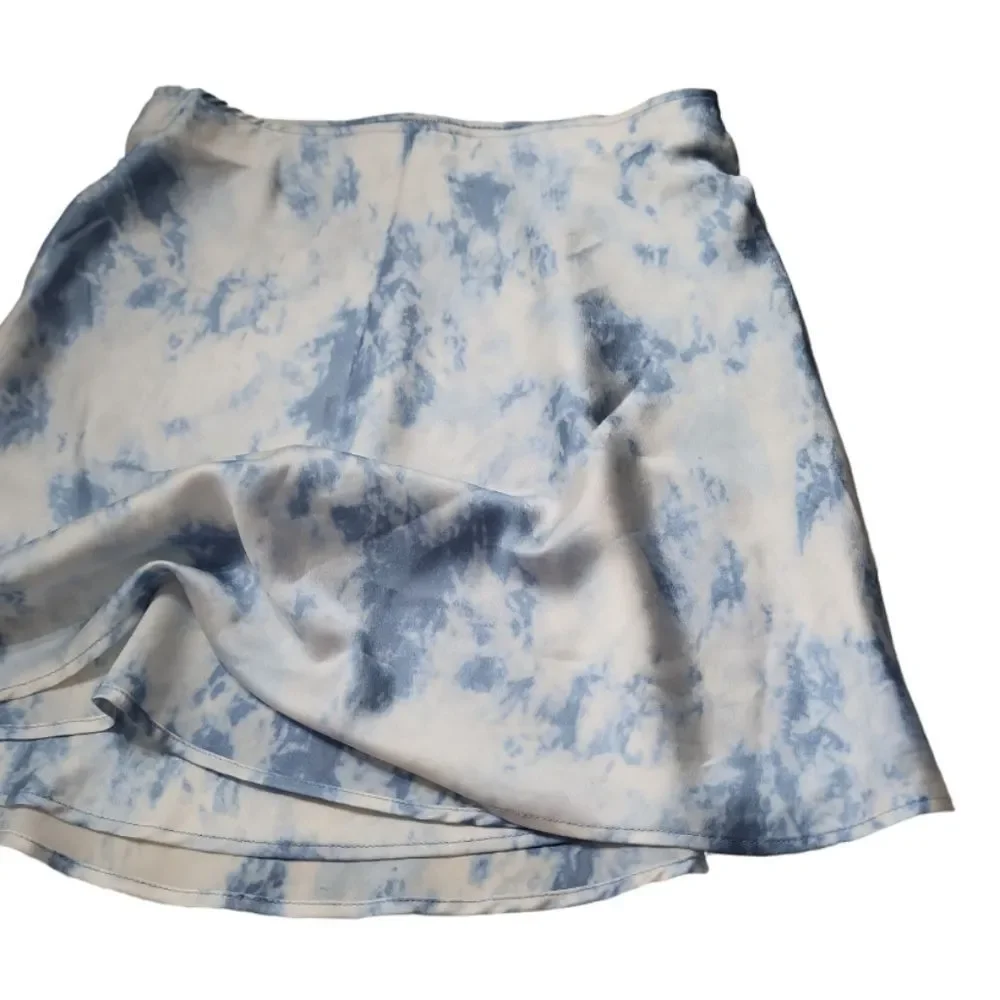 NO BOUNDARIES Blue/White Super High Rise‎ Tie-dyed Silky NWOT Skirt Size XS (1)